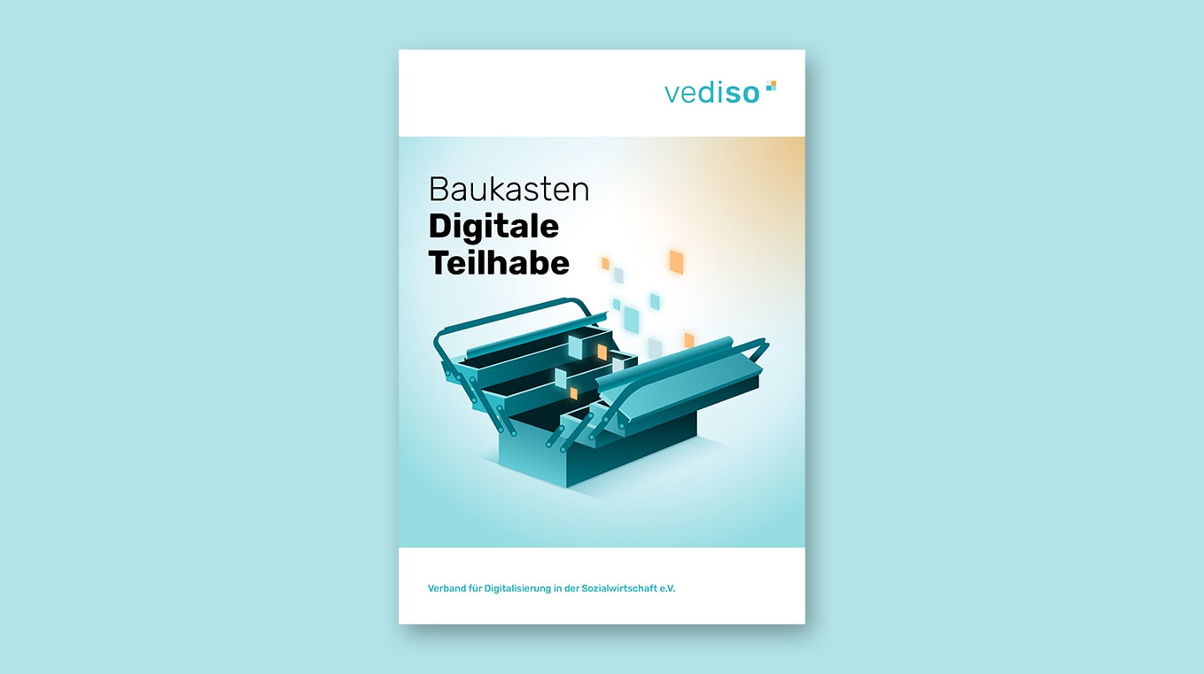 Illustration: Titelblatt mit einer geöffneten türkisfarbenen Werkzeugkiste, aus der kleine quadratische Elemente nach oben schweben. Links steht der Titel „Baukasten Digitale Teilhabe“. Oben ist das Logo „vediso“ zu sehen, unten der Hinweis „Verband für Digitalisierung in der Sozialwirtschaft e. V.“. Hintergrund in hellen Blau- und Orangetönen.